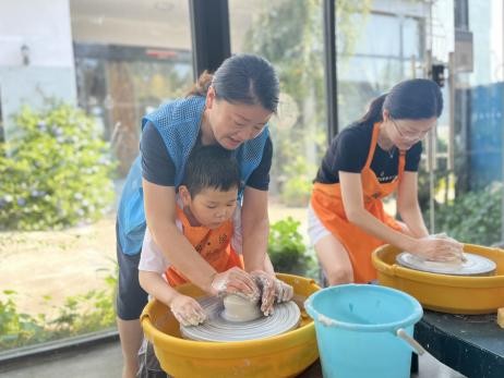 “泥”我共携手  “陶”气迎夏日